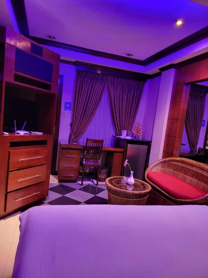 Fields Palace Hotel Ángeles Extérieur photo