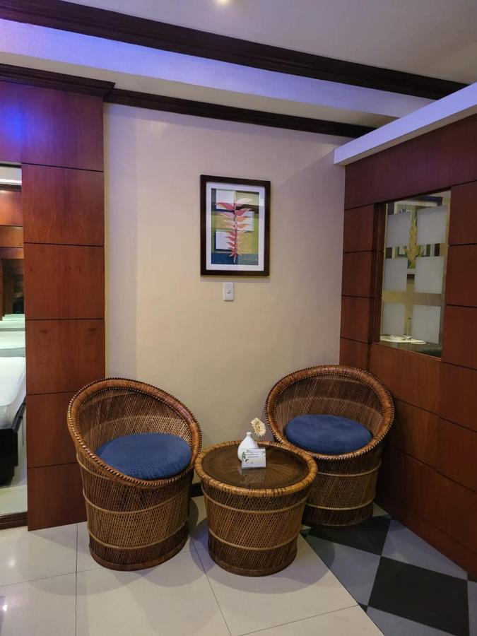 Fields Palace Hotel Ángeles Extérieur photo