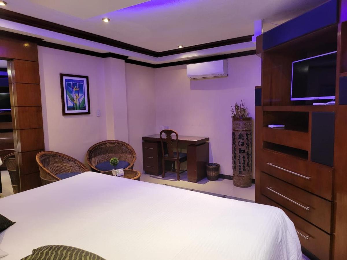 Fields Palace Hotel Ángeles Extérieur photo