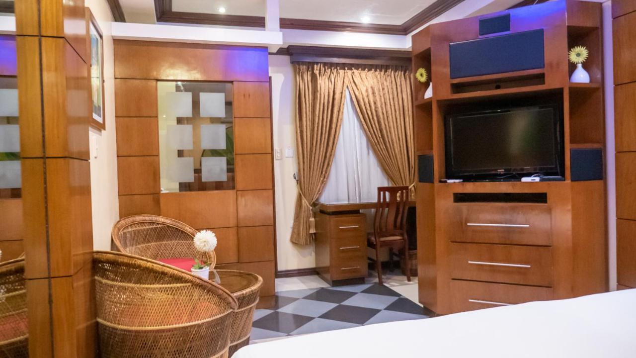 Fields Palace Hotel Ángeles Extérieur photo